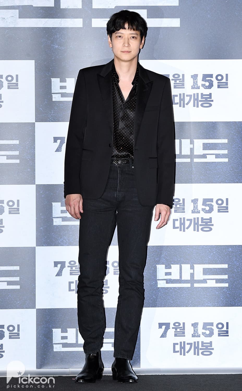 [강동원님 착용] 생로랑 20ss 스터드 실크 셔츠 상품이미지1