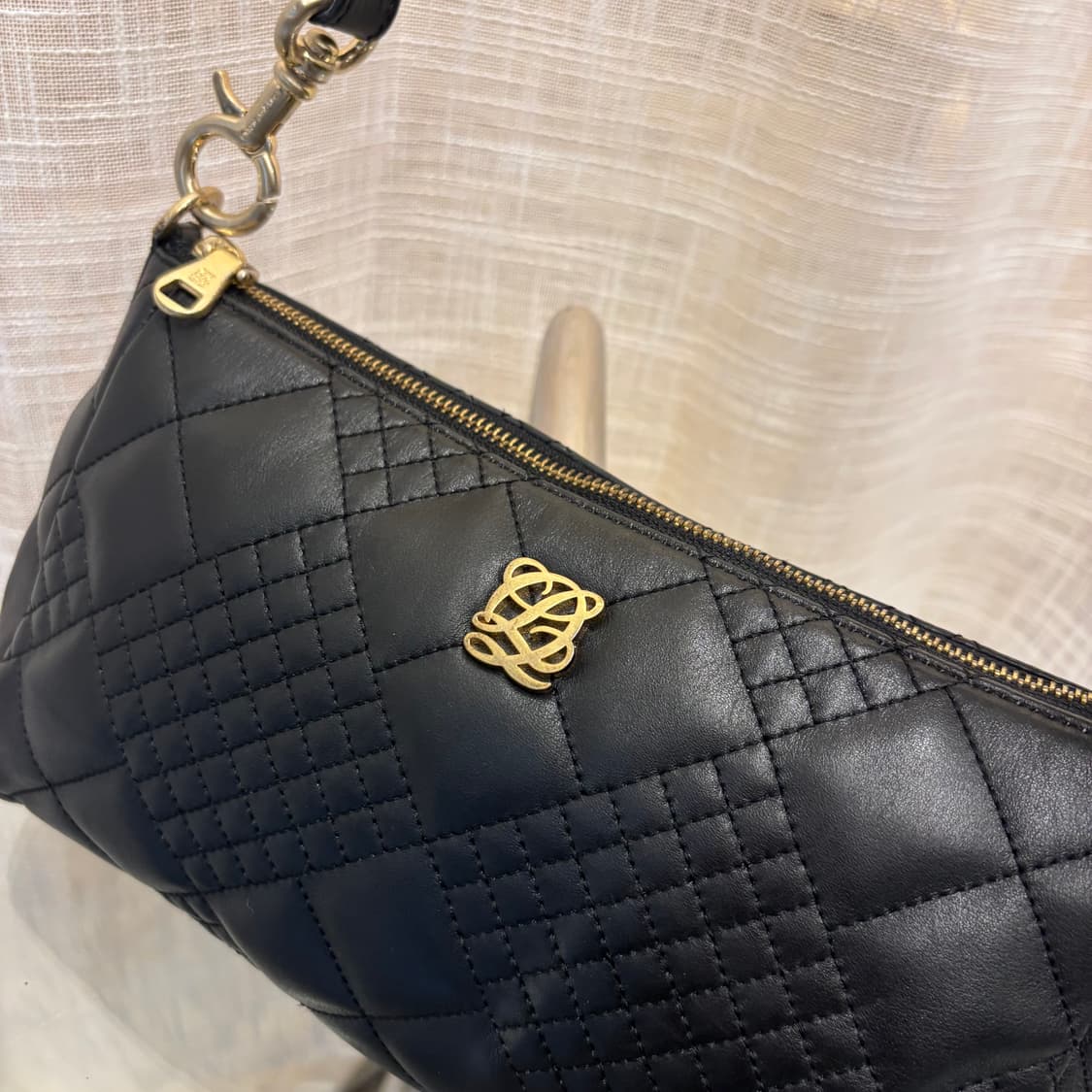 정품 루이까또즈 퀄팅 숄더백    상품이미지3