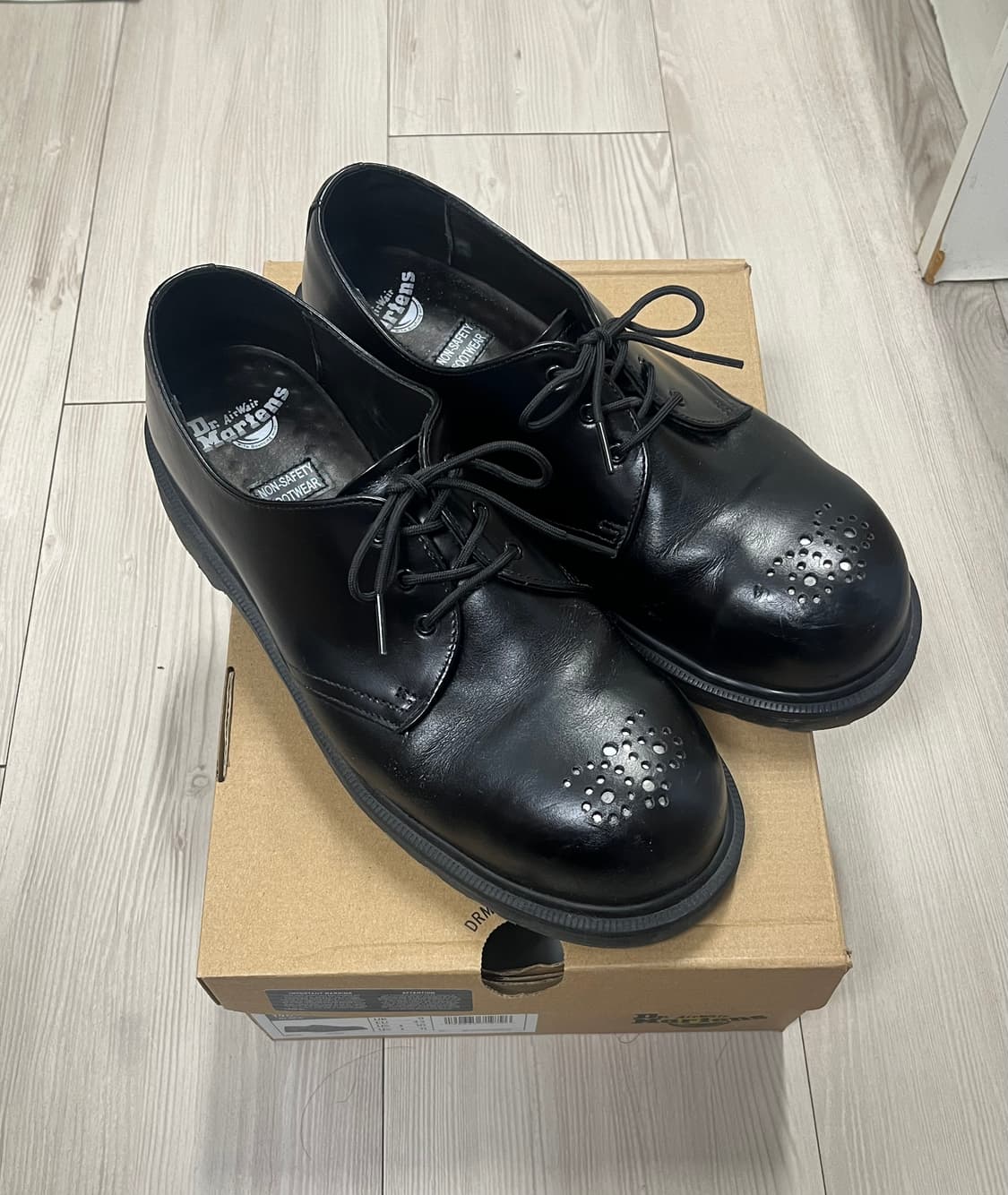 [280] 닥터마틴 1461 스틸토 브로그 상품이미지1