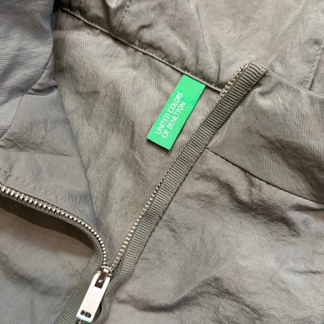 베네통 백 스타 프린팅 롤업 나일론자켓 상품이미지2