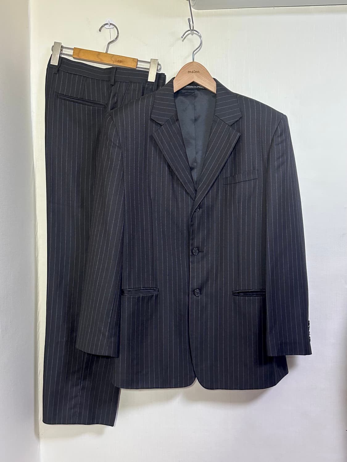 휴고보스 스트라이프 정장 셋업 105/30/블랙 / 오버핏 수트 상품이미지1