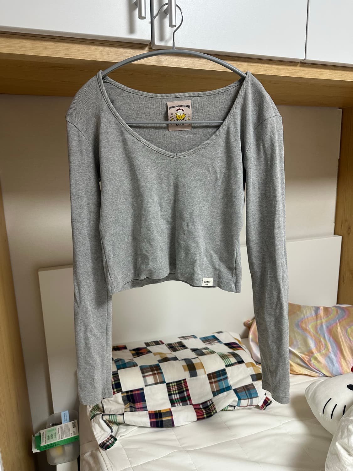 글로니 클래식 브이넥 롱슬리브 그레이 glowny 상품이미지2