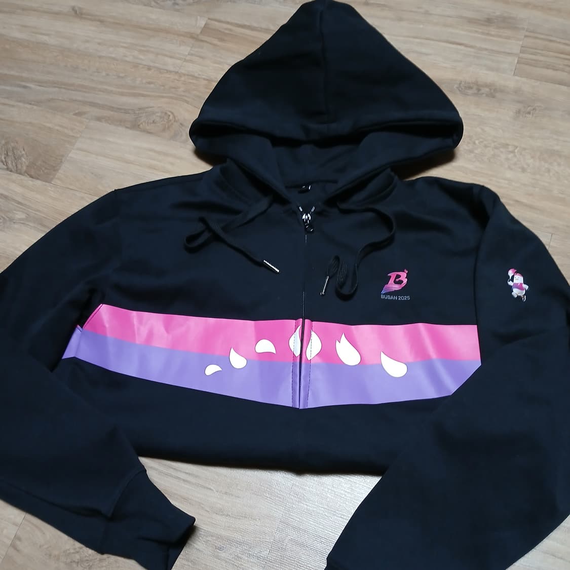 2025 부산이즈굿 동백꽃 후드집업 후디 굿즈 유니폼 상품이미지2