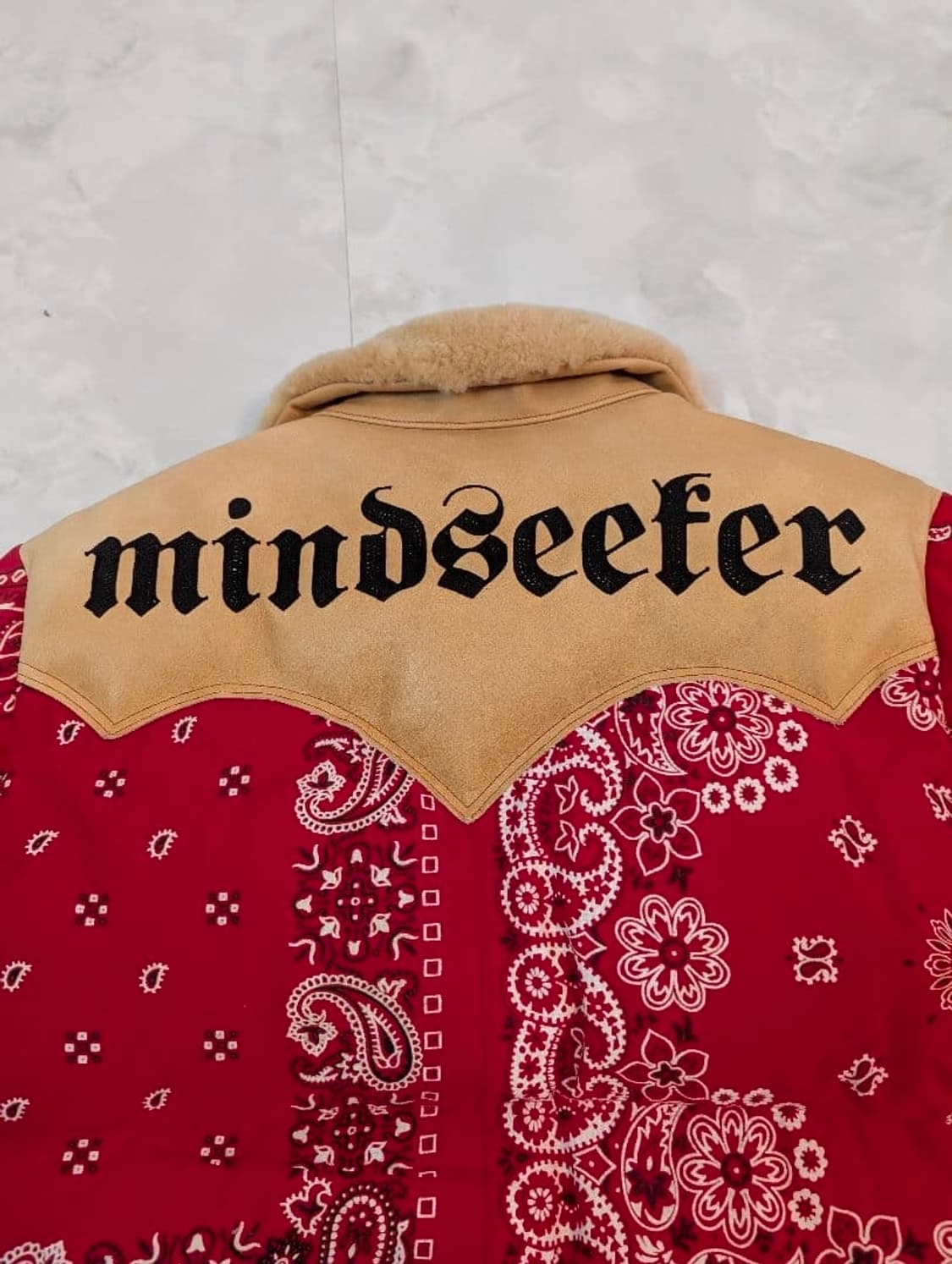 로키마운틴페더베드 x 마인드시커 반다나 웨스턴 패딩 상품이미지5