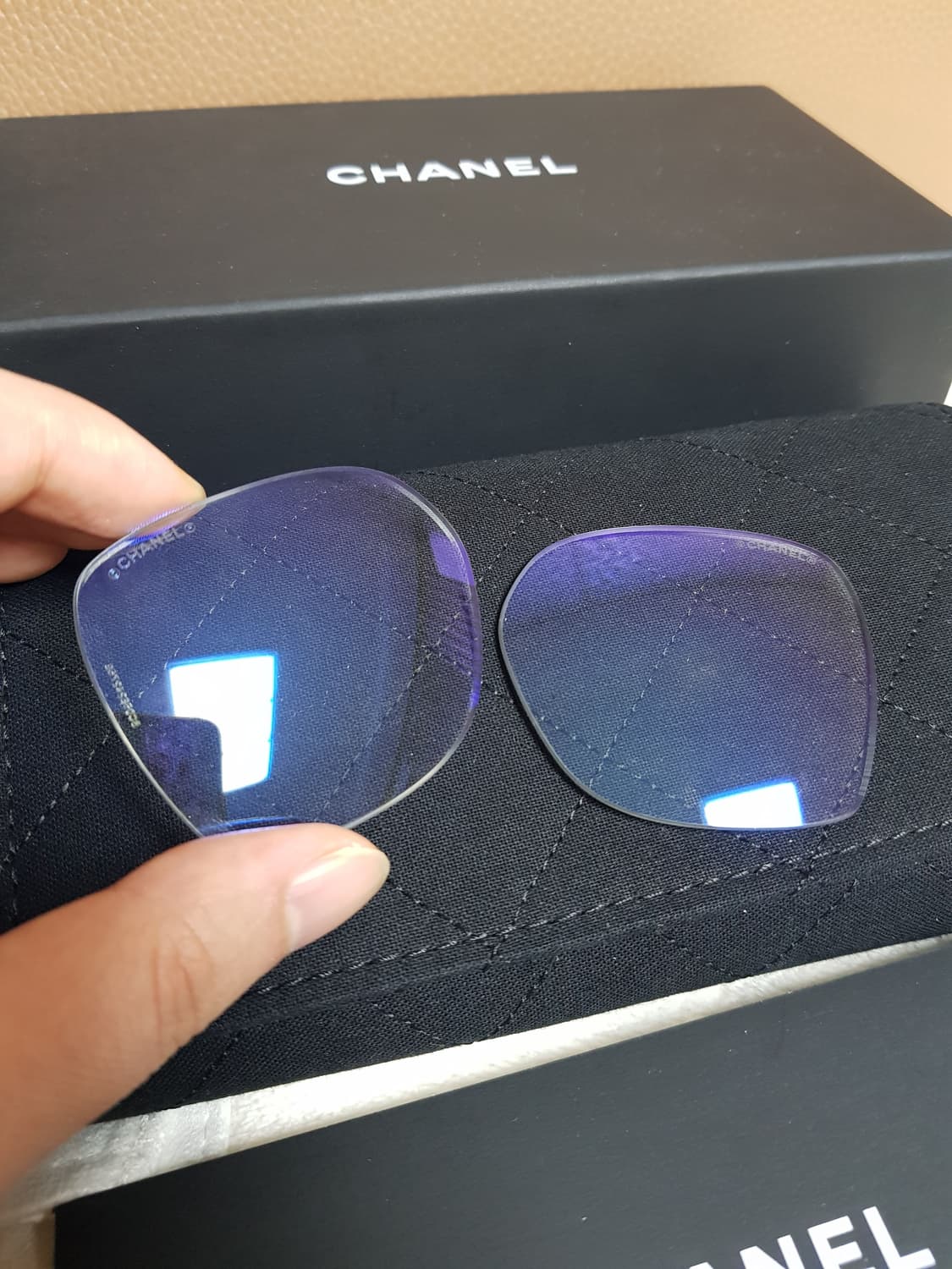 샤넬 하트 스퀘어 블루라이트 안경 블랙 상품이미지6