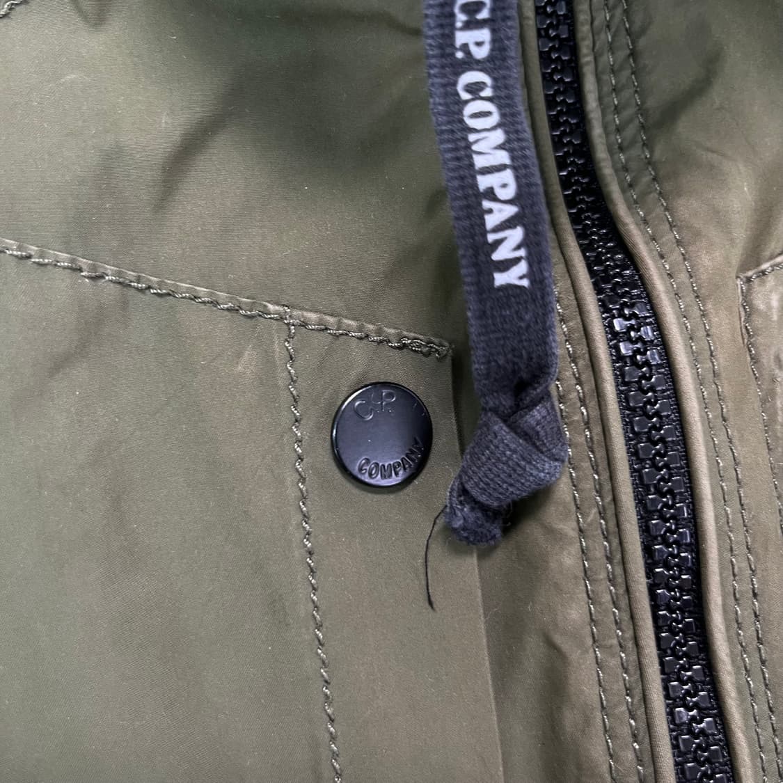 95 CP컴퍼니 14FW 올드스쿨 카키퀄팅 자켓 상품이미지4