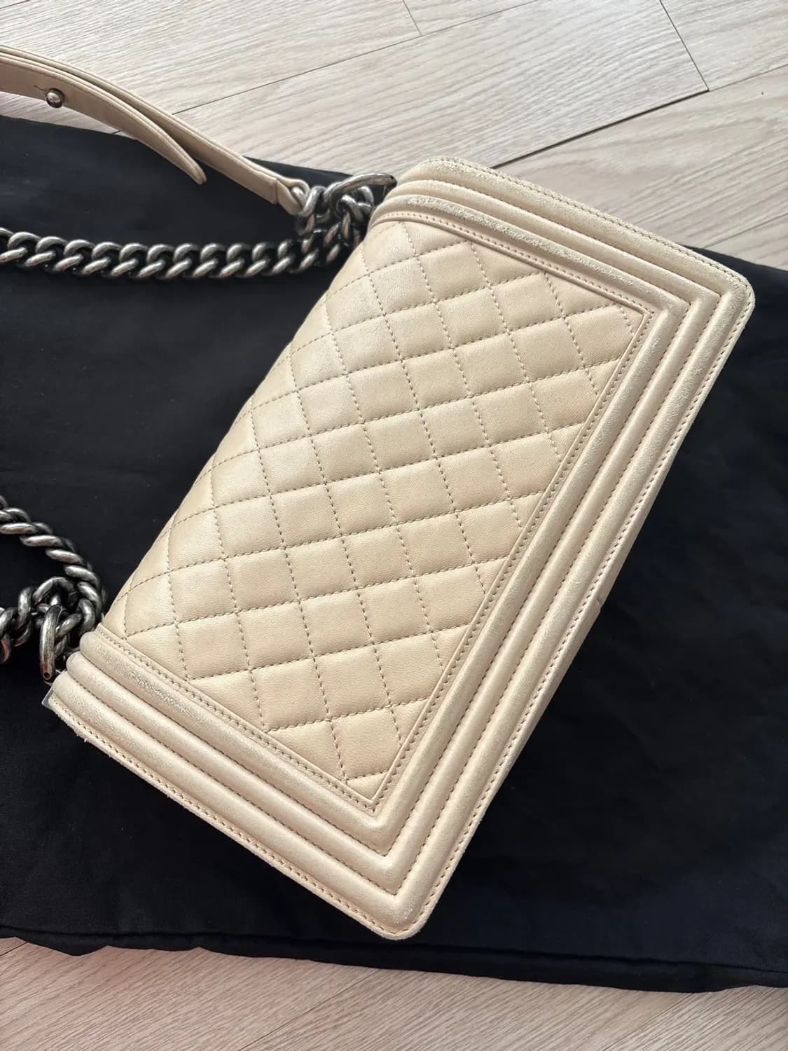 샤넬 보이백 미듐 베이지 상품이미지2