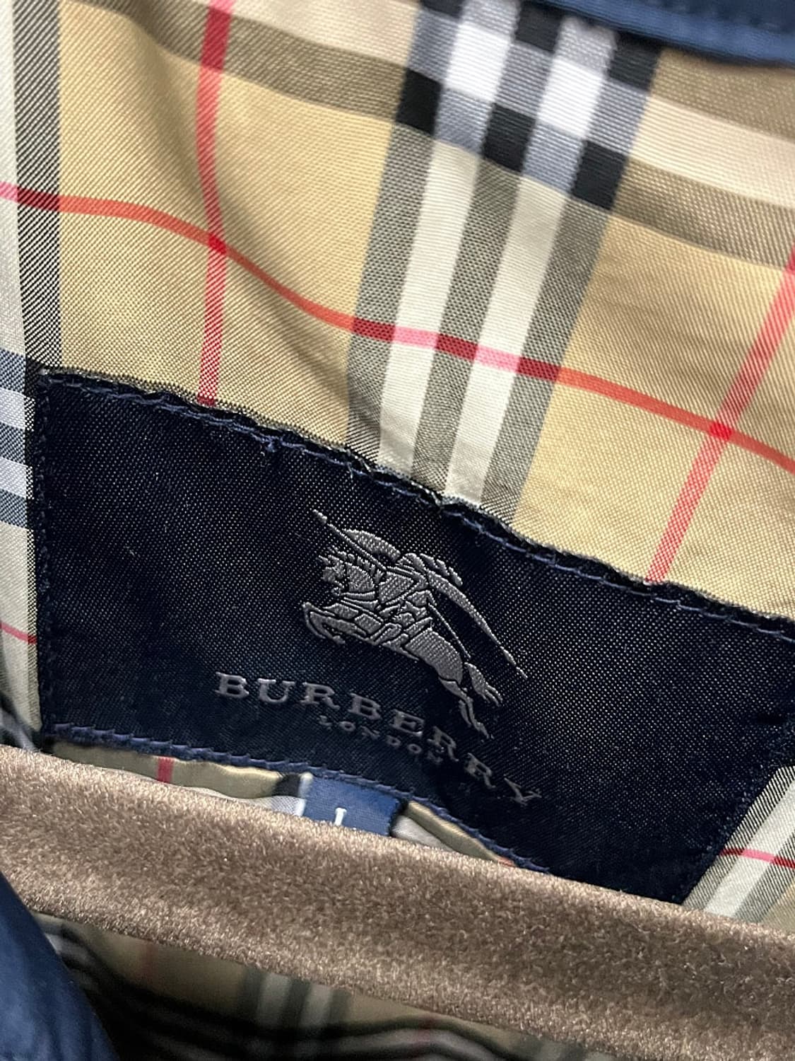 100) 버버리 패커블백 나일론 사파리 상품이미지3