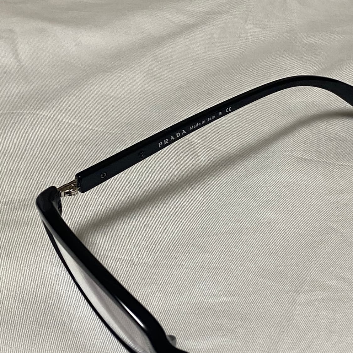 프라다 씬스퀘어 안경 측면 로고 뿔테 블랙 prada 스포츠 크롬하츠 상품이미지4