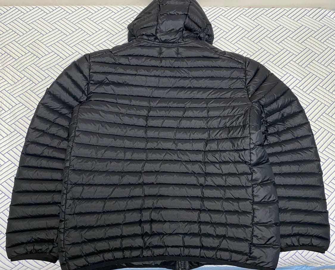 스톤아일랜드 22FW 경량패딩 블랙 XL 새상품 상품이미지3