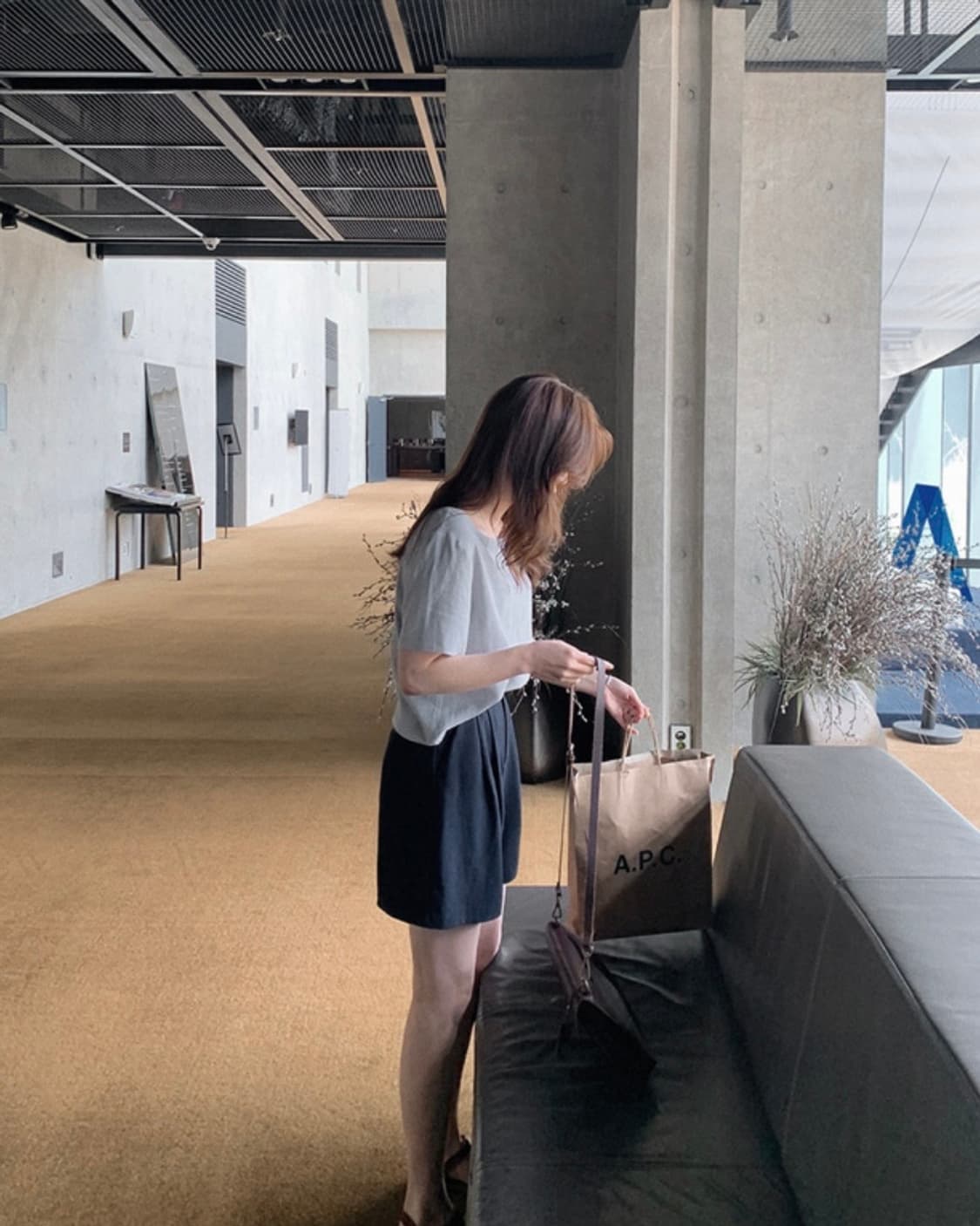 슬로우앤드 쿨링 투 핀턱 하프 슬랙스 네이비 반바지 상품이미지2