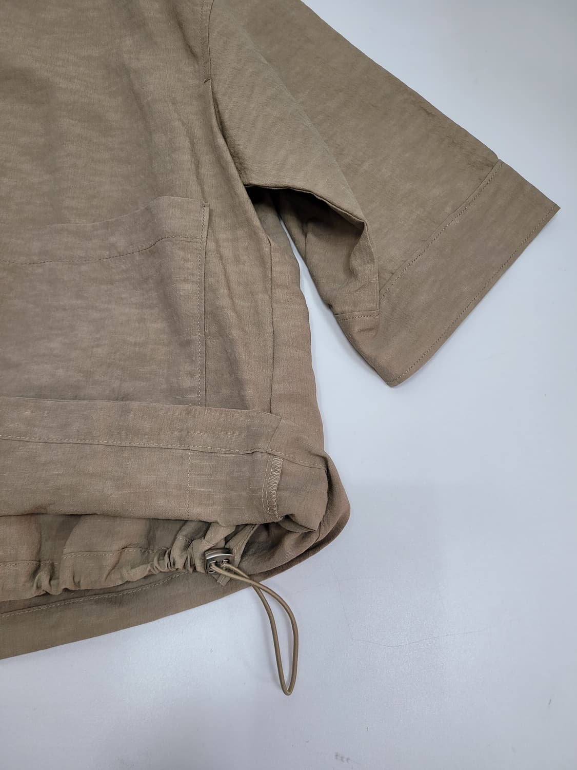 벨라디터치 린넨 레이온 빅포켓 오버핏 자켓 / 여 85 베이지
 상품이미지4