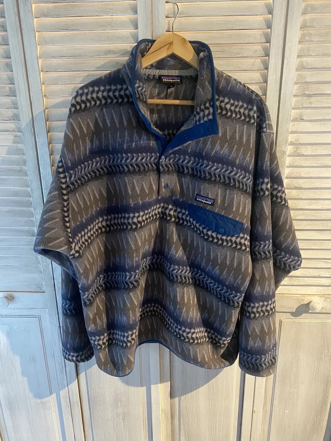 10s 파타고니아 신칠라 스냅-T 그레이/네이비 아즈텍 패턴 상품이미지1