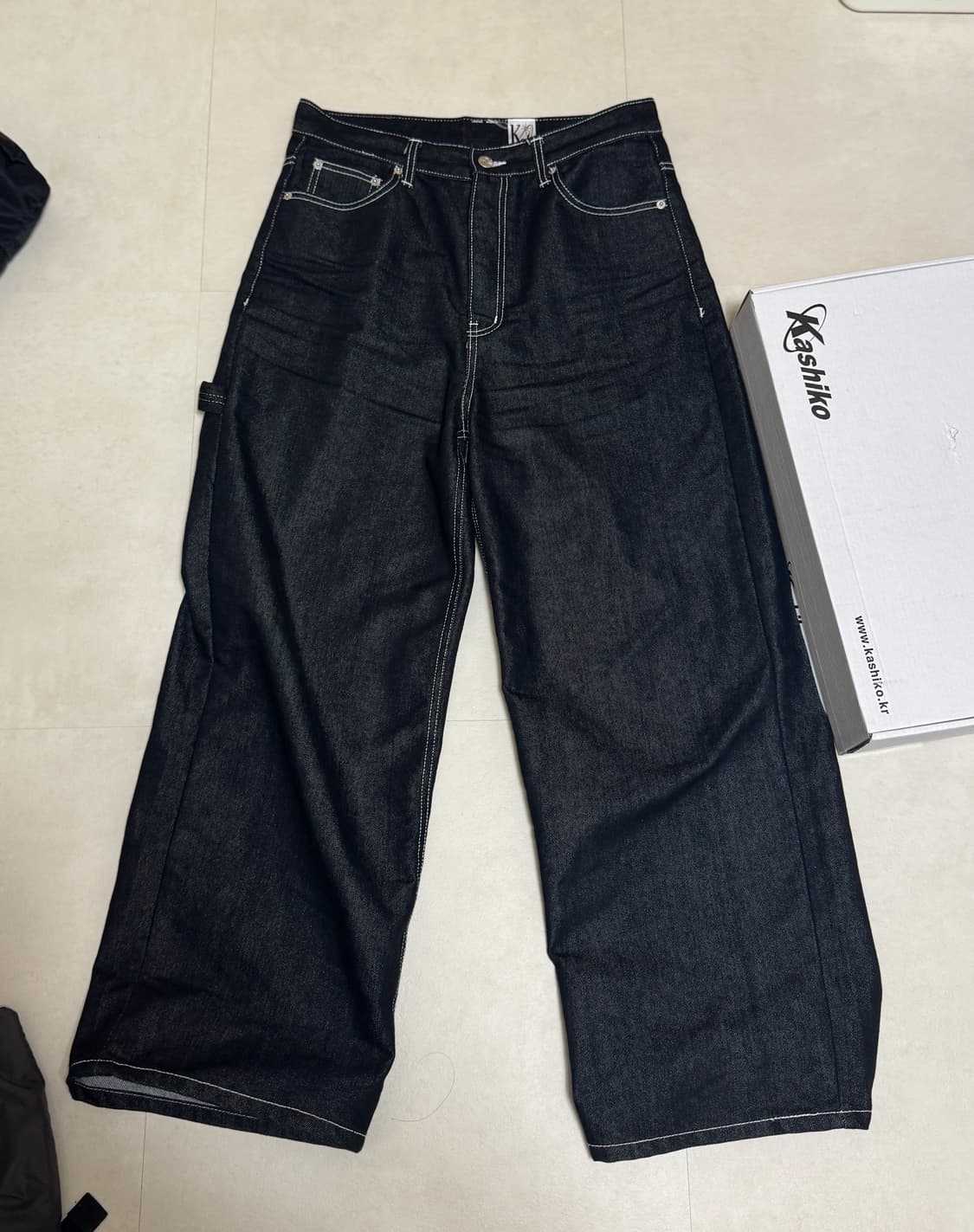 Embroied Nonfade Denim Pants Black 상품이미지3
