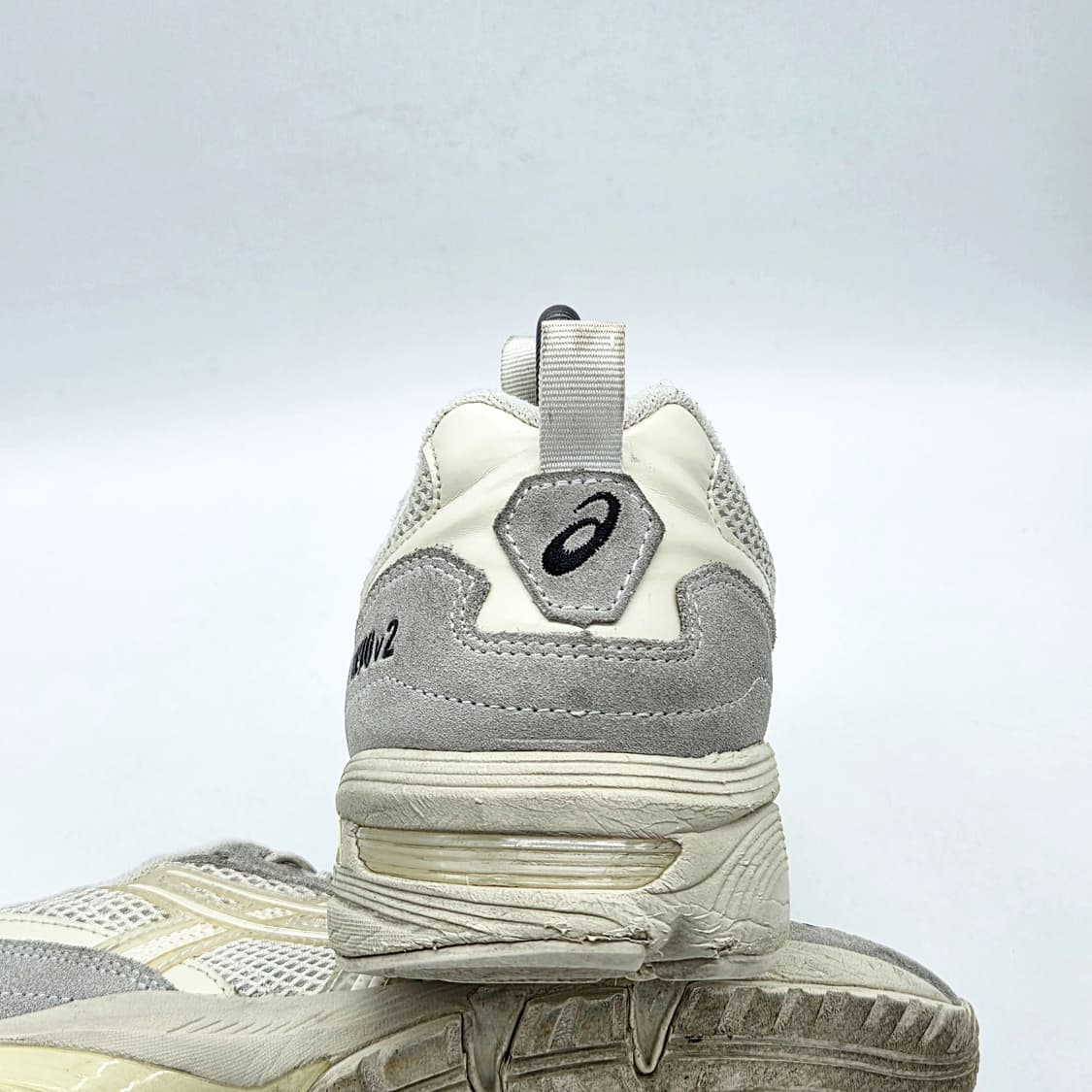 아식스 젤 1090 V2 SMU 폴라 쉐이드 크림 (275) 상품이미지2