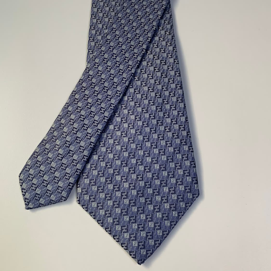 펜디(FENDI) 신형 FF모노그램 명품넥타이 이태리 100실크 최상급 상품이미지4