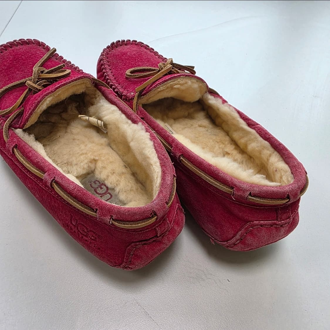 (중고) UGG 어그 다코타 여성 플랫 로퍼 240사이즈 상품이미지4