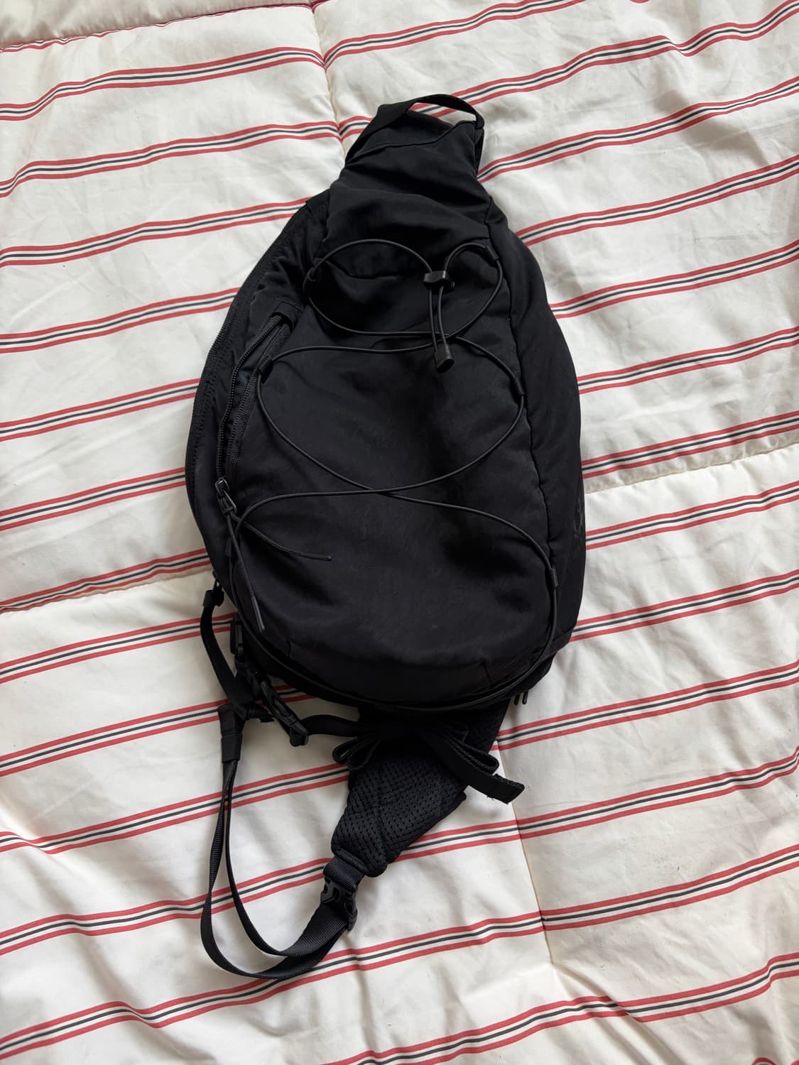 CP컴퍼니 슬링백 블랙 상품이미지1