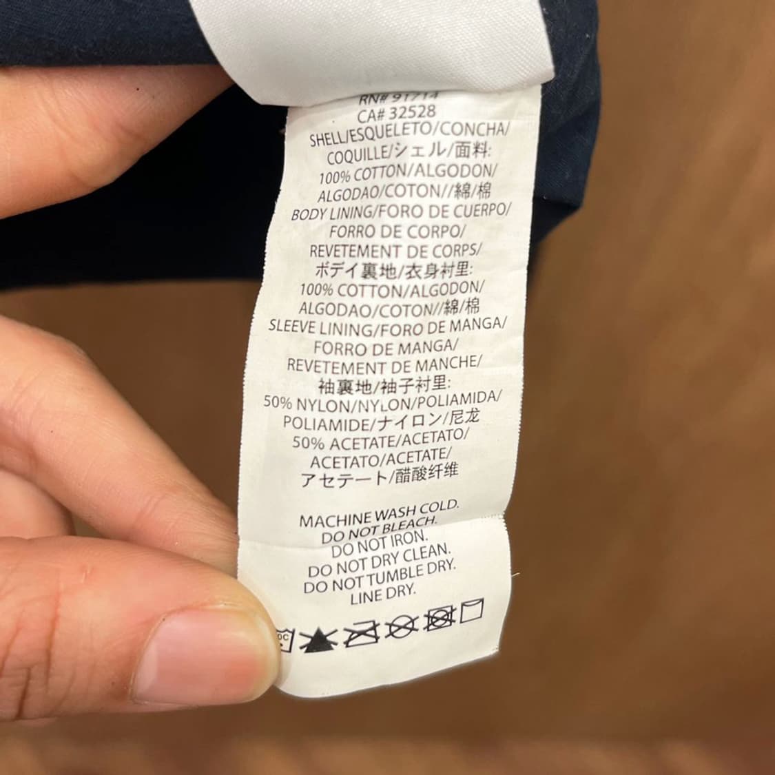 아르마니 익스체인지 자켓 로우 스탠드 카라 스냅 버튼 디테일 블랙 상품이미지8