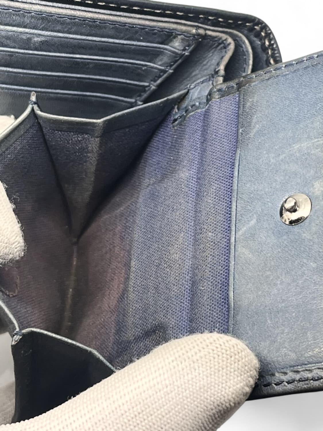 비비안 웨스트우드 스컬 가죽 지갑 상품이미지5