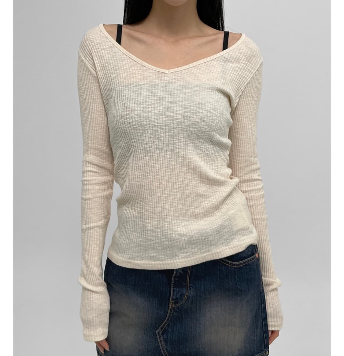 블랙업 브이넥 롱슬리브 니트 긴팔티 상품이미지2