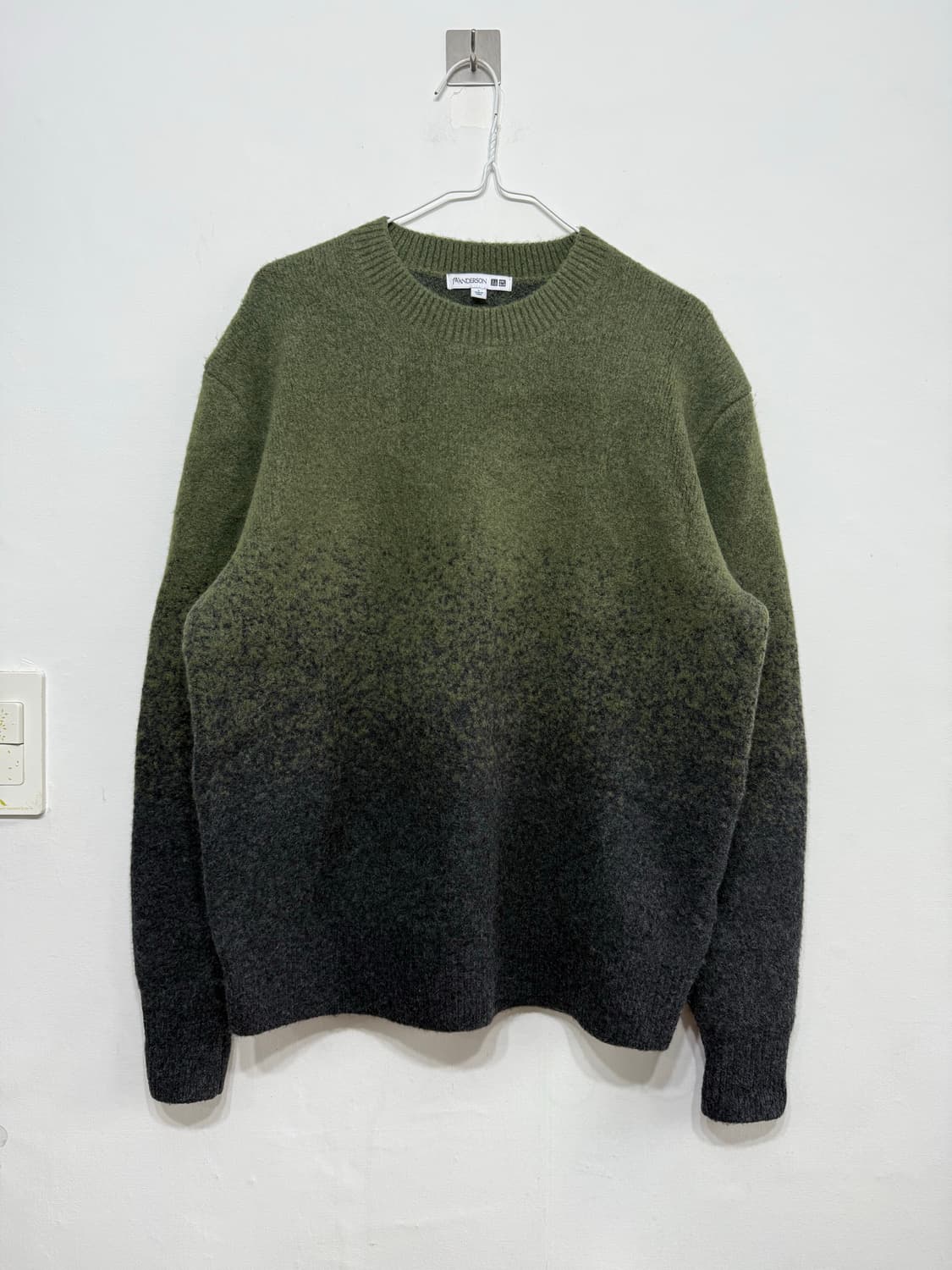 Jw앤더슨 X 유니클로 수플레얀 그라데이션 크루넥 스웨터 S 상품이미지1