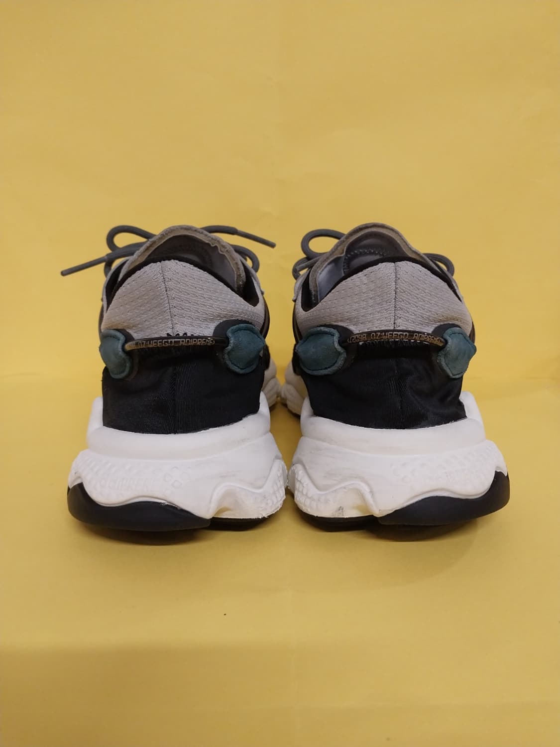 남성 아디다스 오즈위고 그레이블랙 유틸리티 그린 운동화 (260) 상품이미지4