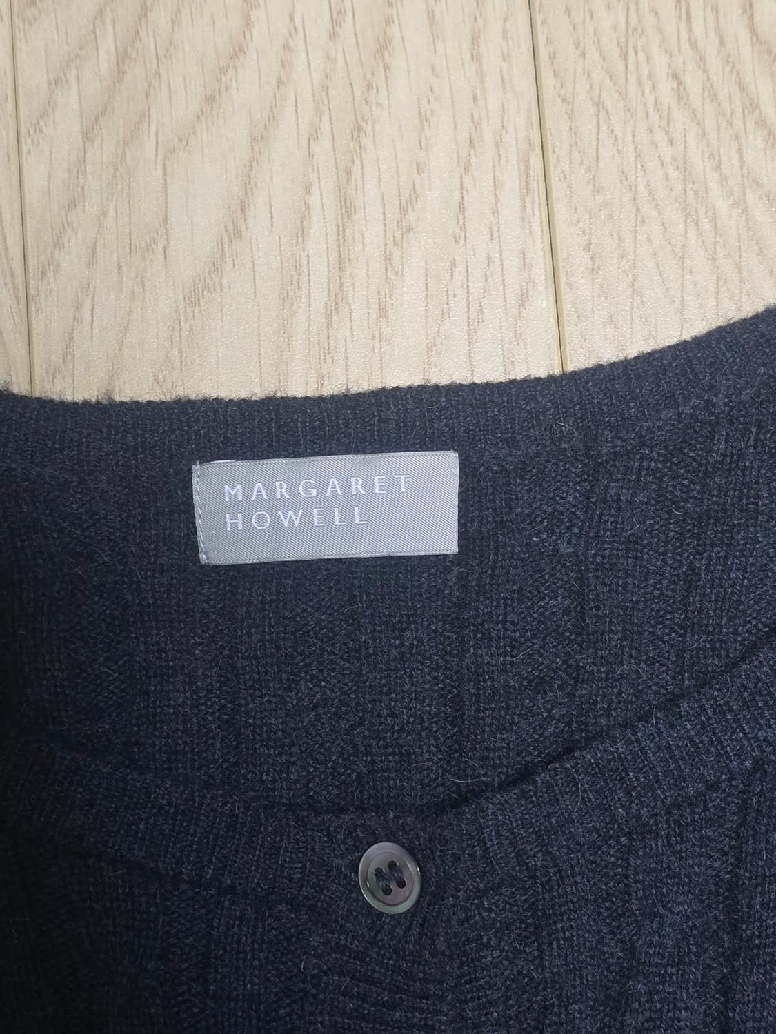 마가렛호웰 꽈배기 니트가디건 블랙 상품이미지4