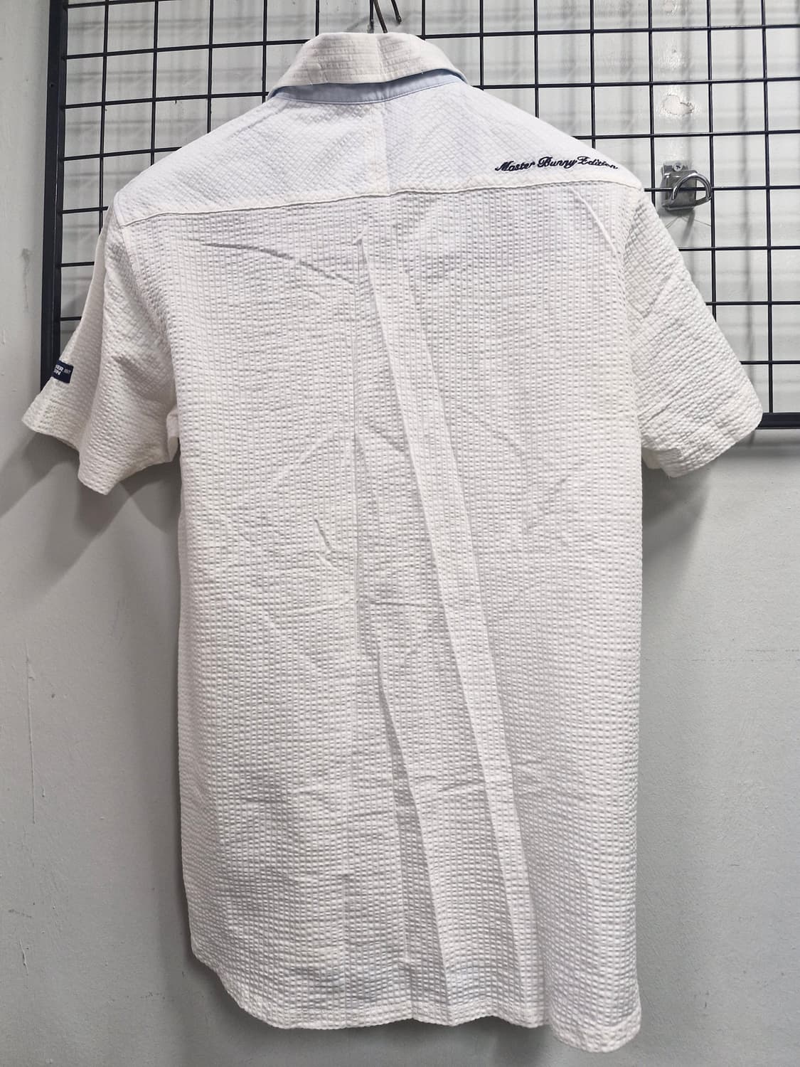 100L 마스터바니에디션 화이트 카라 반팔티. 상품이미지5