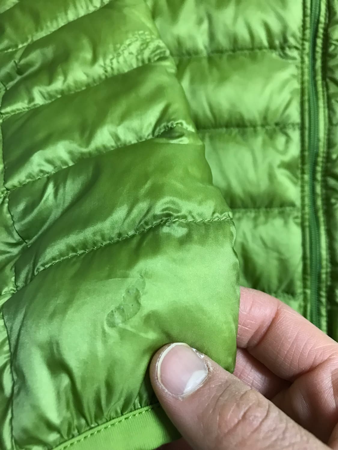 유니클로 울트라 라이트다운 경량패딩 상품이미지3