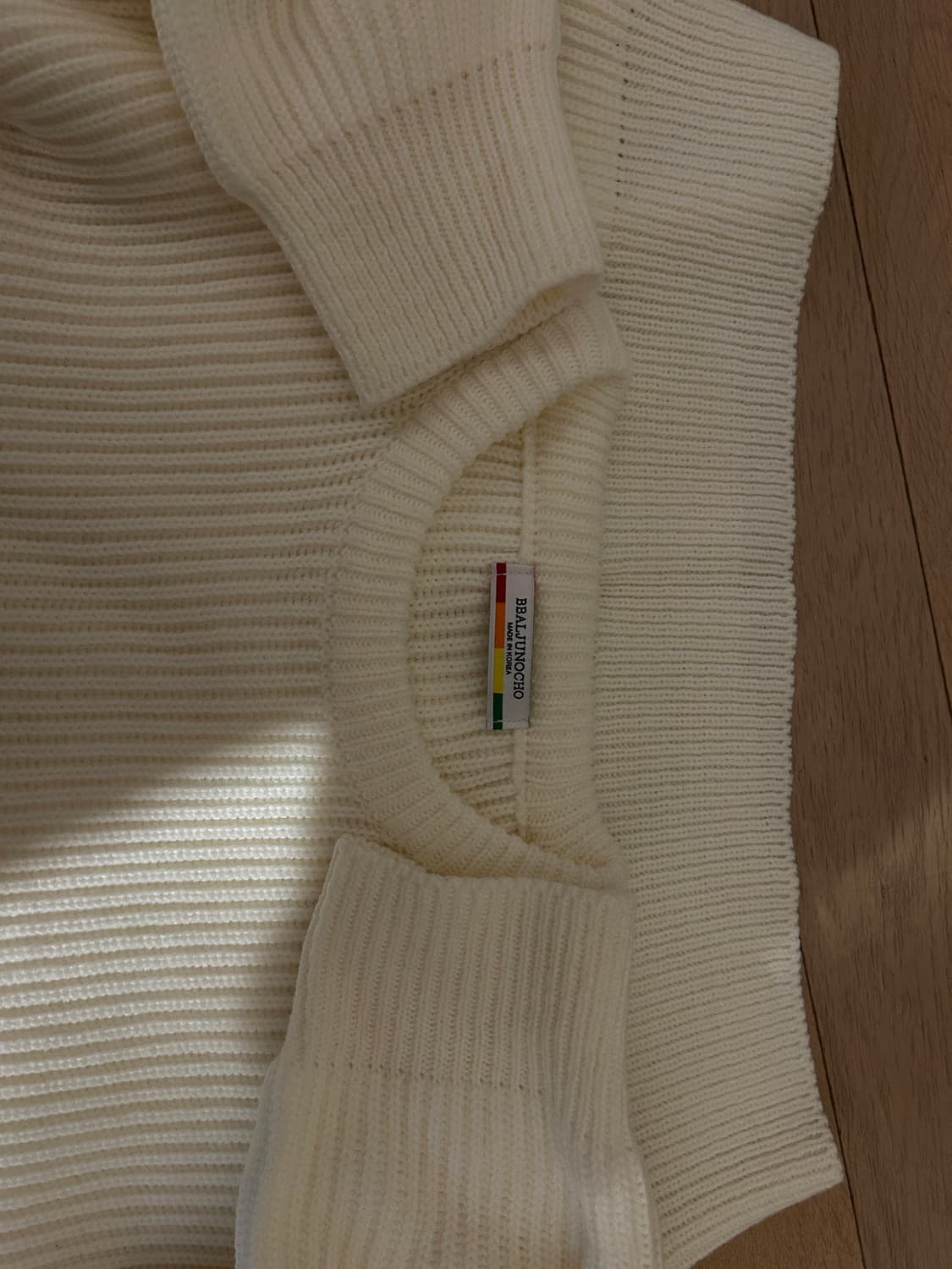 아방한 화이트 짜임니트 상품이미지3