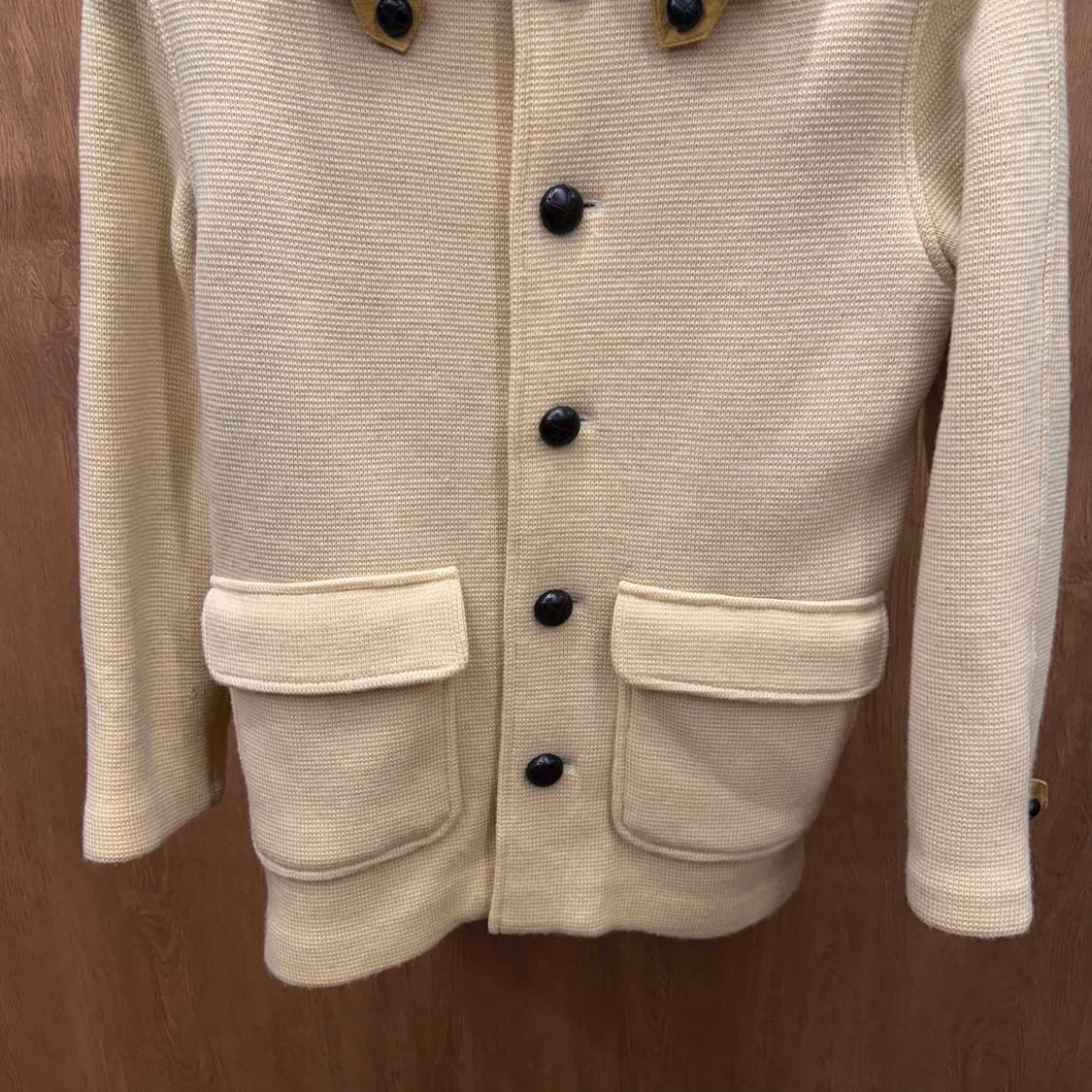 맥그리거 니트 자켓 숄 카라 사이드 버튼 스트랩 디테일 아이보리 상품이미지5