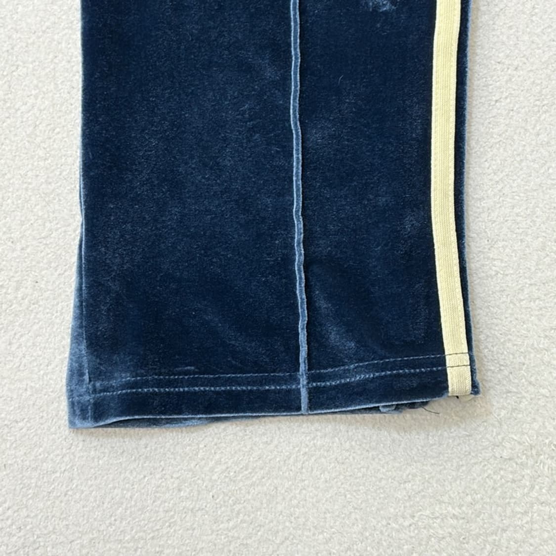 NERDY 네이비 벨벳 트랙팬츠 M 상품이미지2