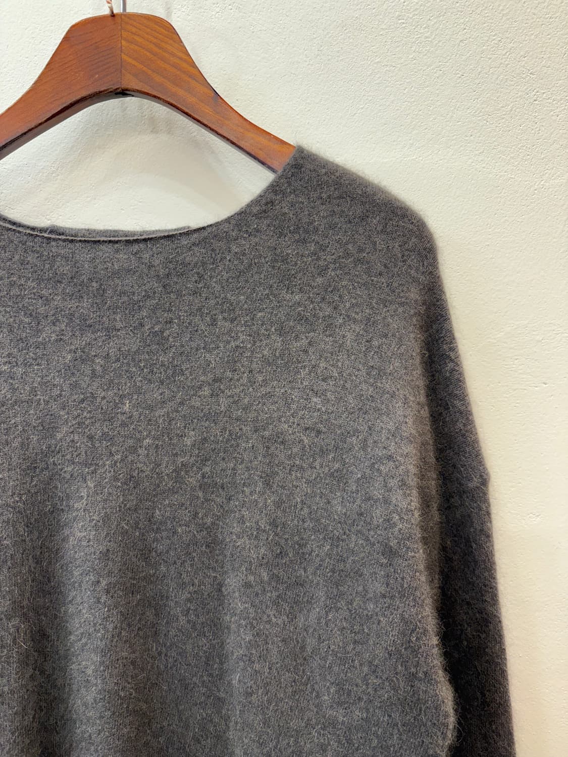 그레이 라쿤혼방니트 상품이미지2