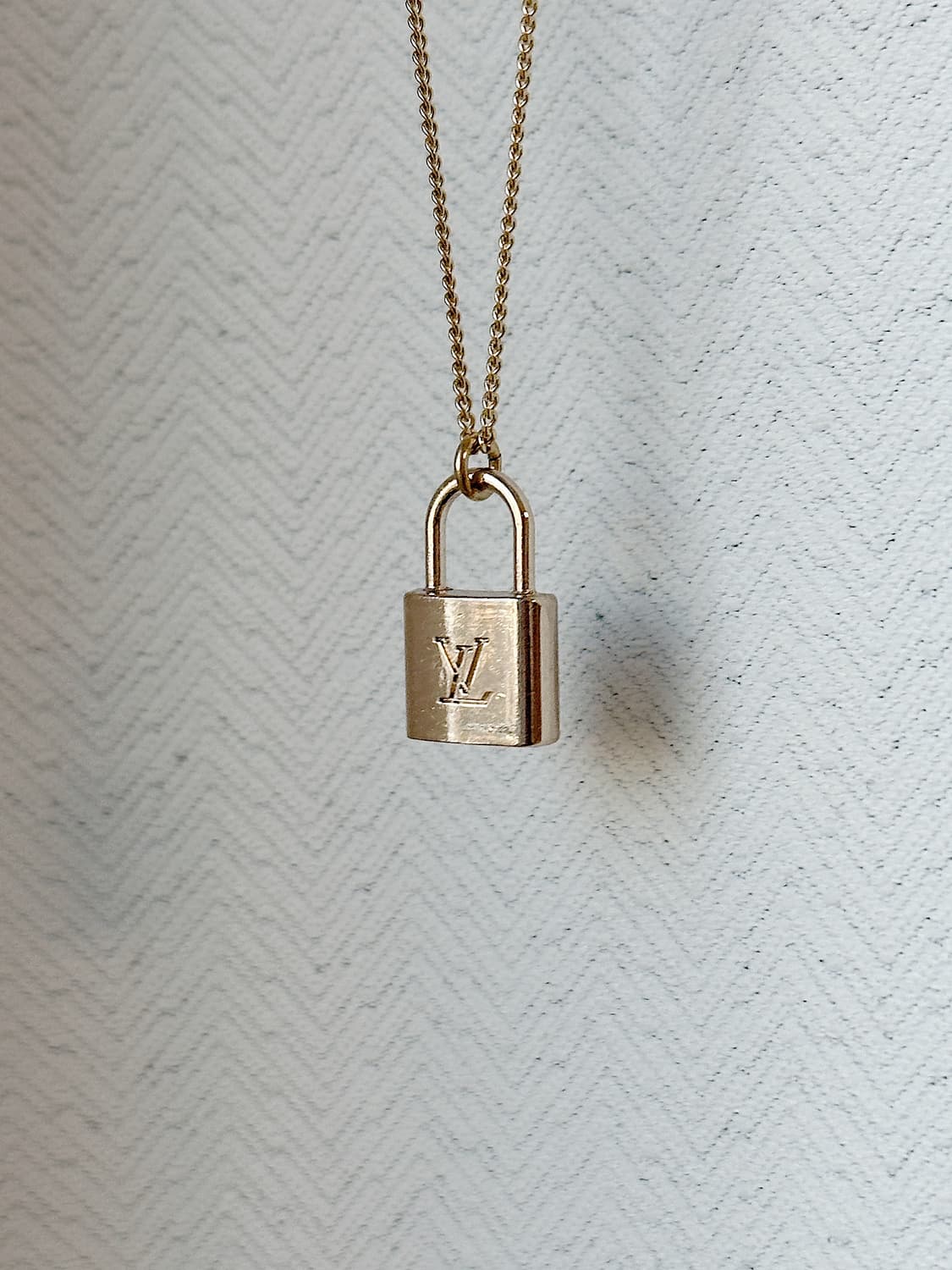 루이비통 패드락 골드 목걸이 상품이미지5
