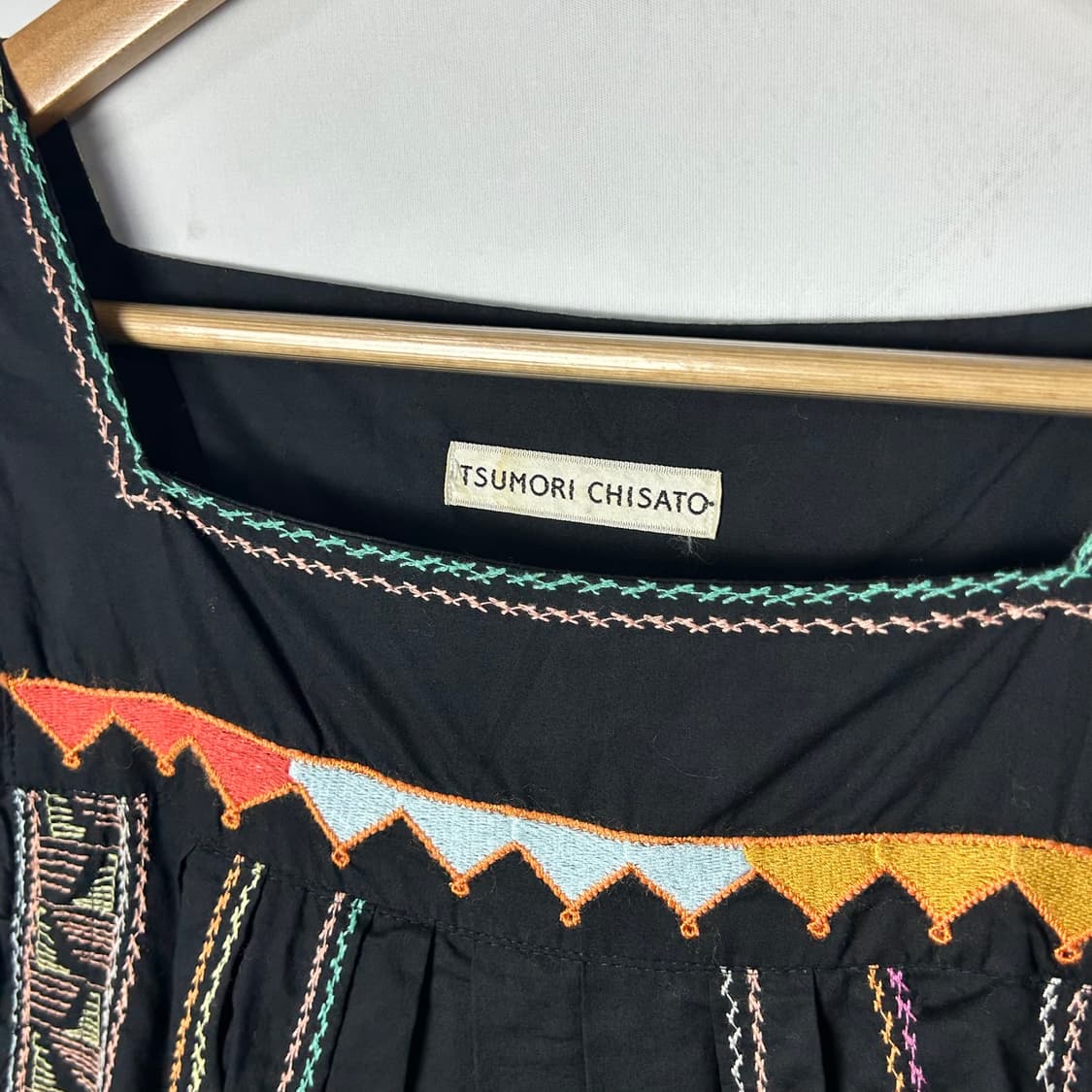 [TSUMORI CHISATO] 히피 모리 자수 슬리브리스 원피스 상품이미지5