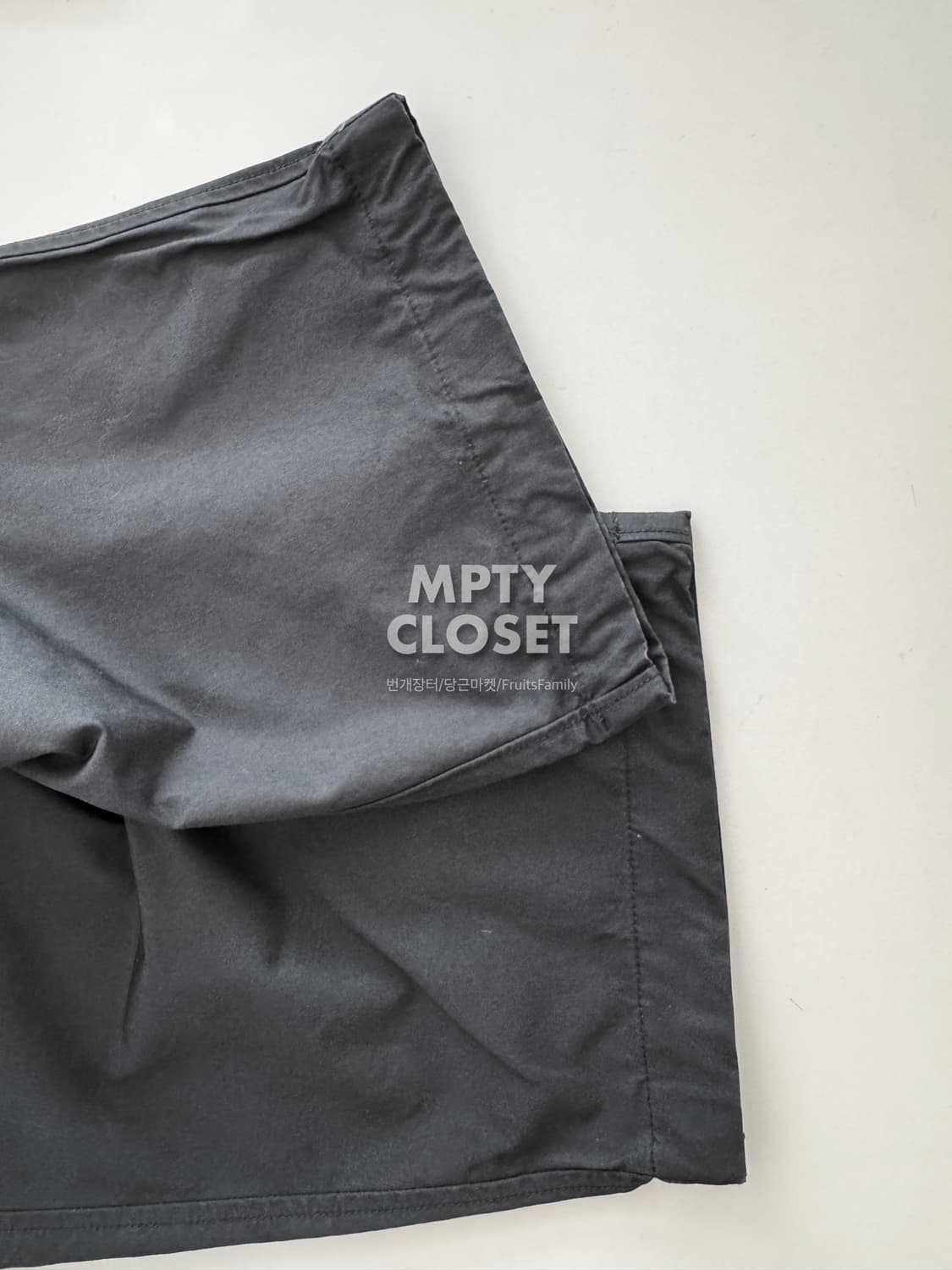 [82] 유니클로U 와이드 파라슈트 팬츠 457969 다크그레이 상품이미지8
