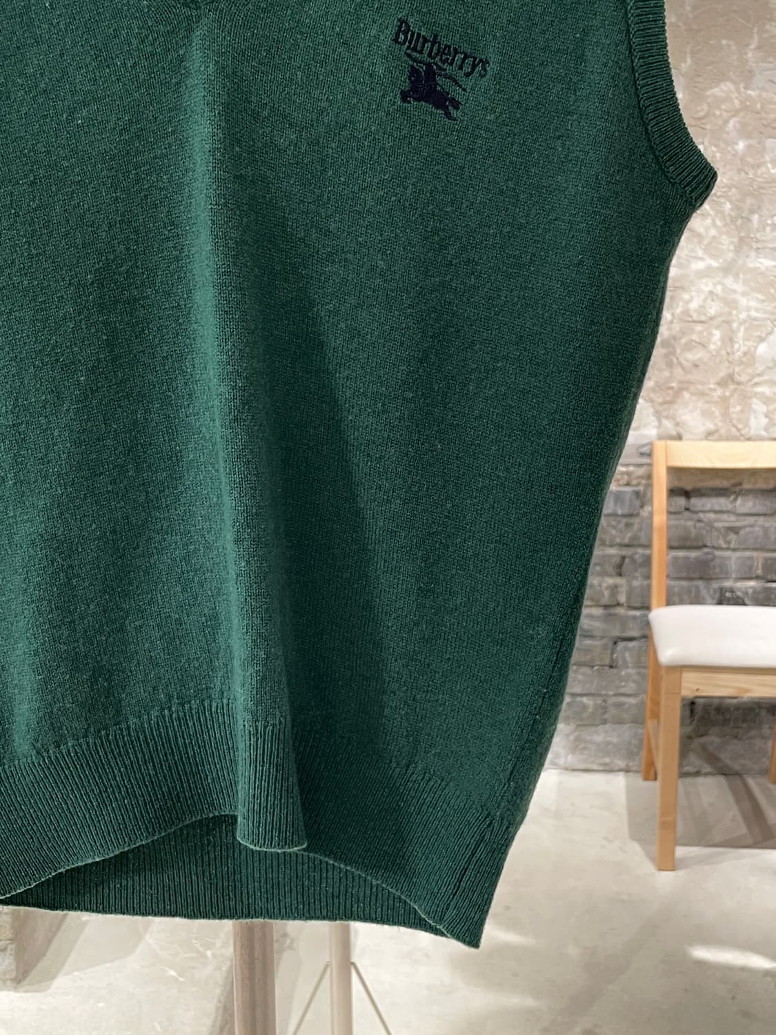 버버리 그린 기마로고 V넥 니트 베스트 상품이미지5