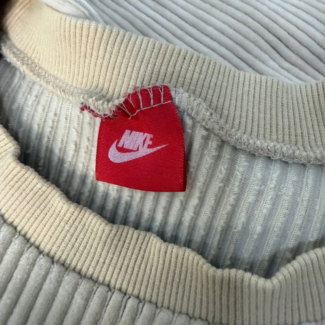 [M] 나이키 로고 코듀로이 베이지 맨투맨  0108T1 상품이미지3