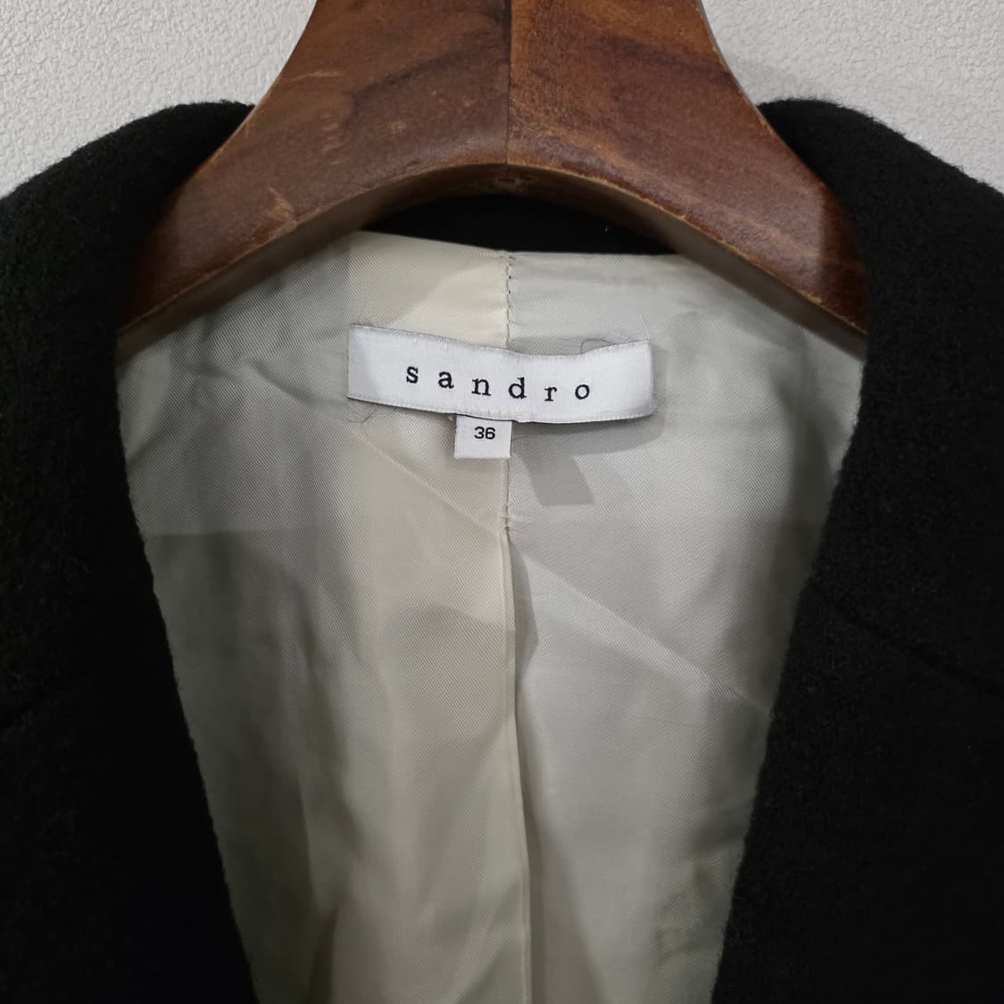 산드로 블랙 레더 소매 코트 36 상품이미지5