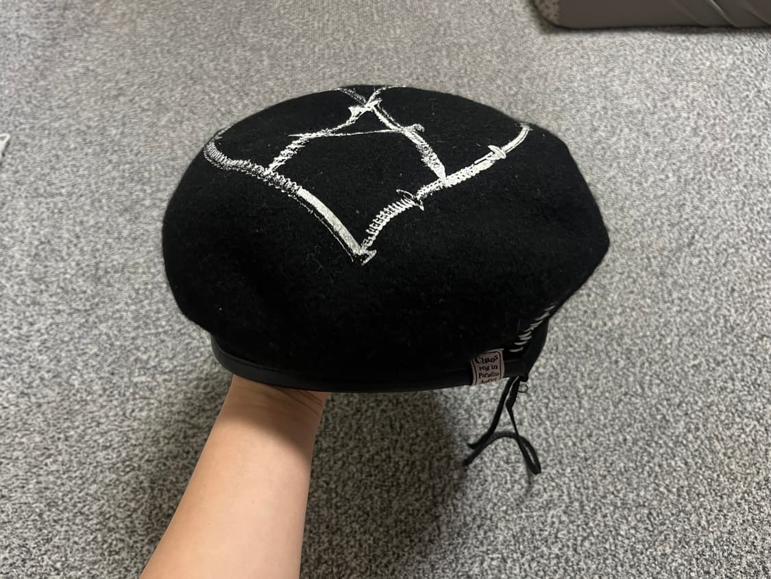 조거쉬 블랙 하트 자수 베레모 상품이미지2