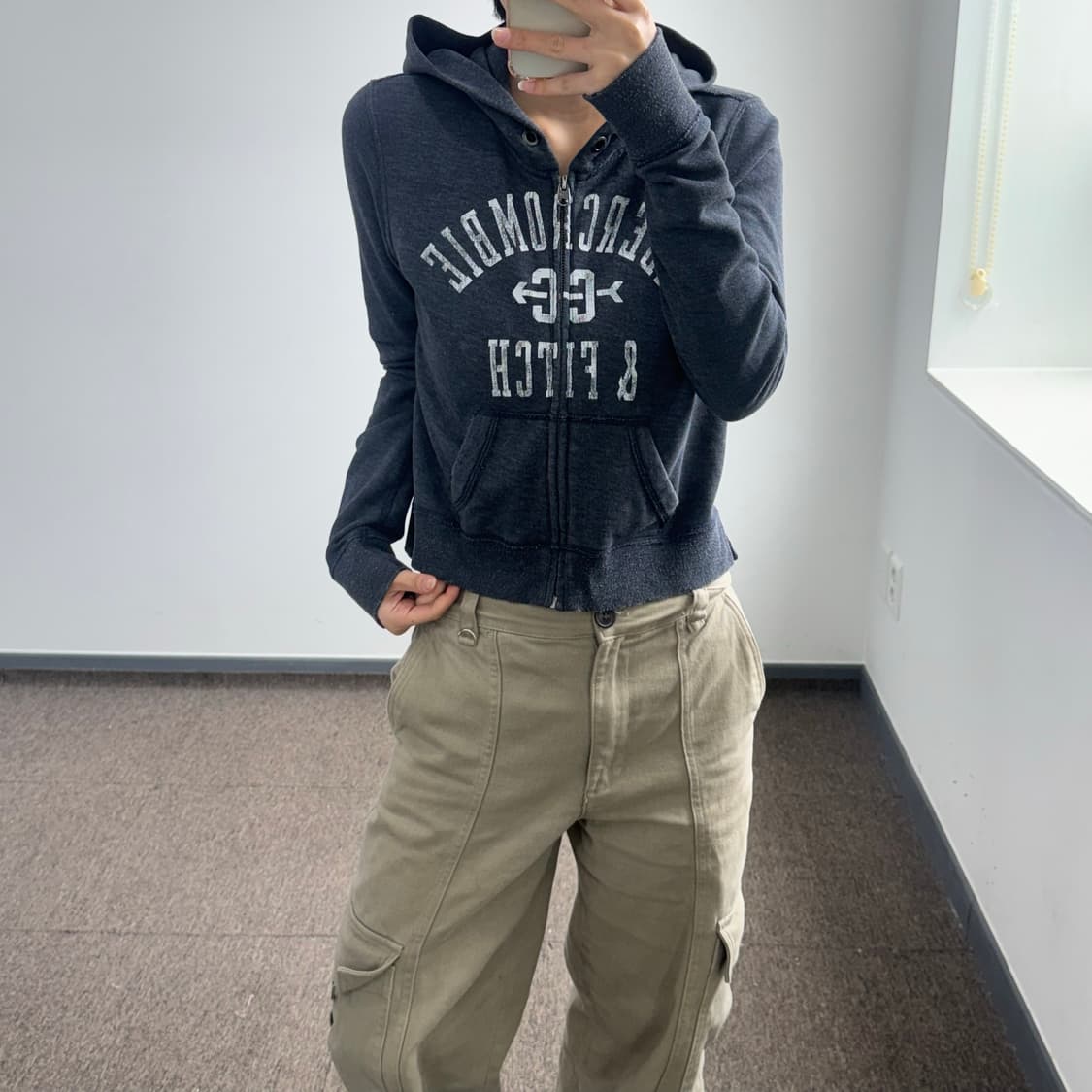 Abercrombie 아베크롬비 스펠아웃 로고 차콜 후드집업 상품이미지2