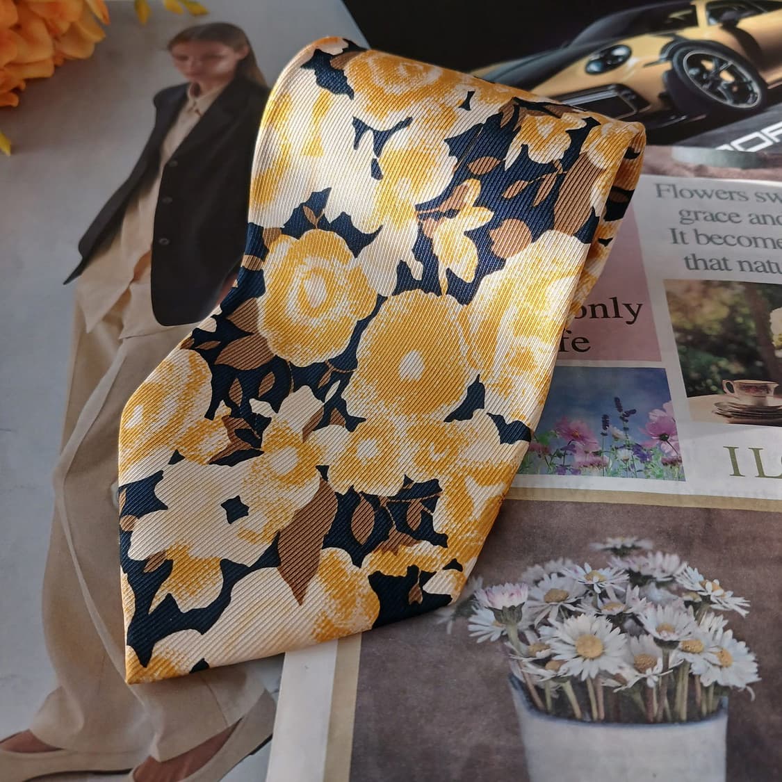 아쿠아스큐텀 실크 옐로우 플라워 넥타이 9.9cm A+등급 A19454
 상품이미지2