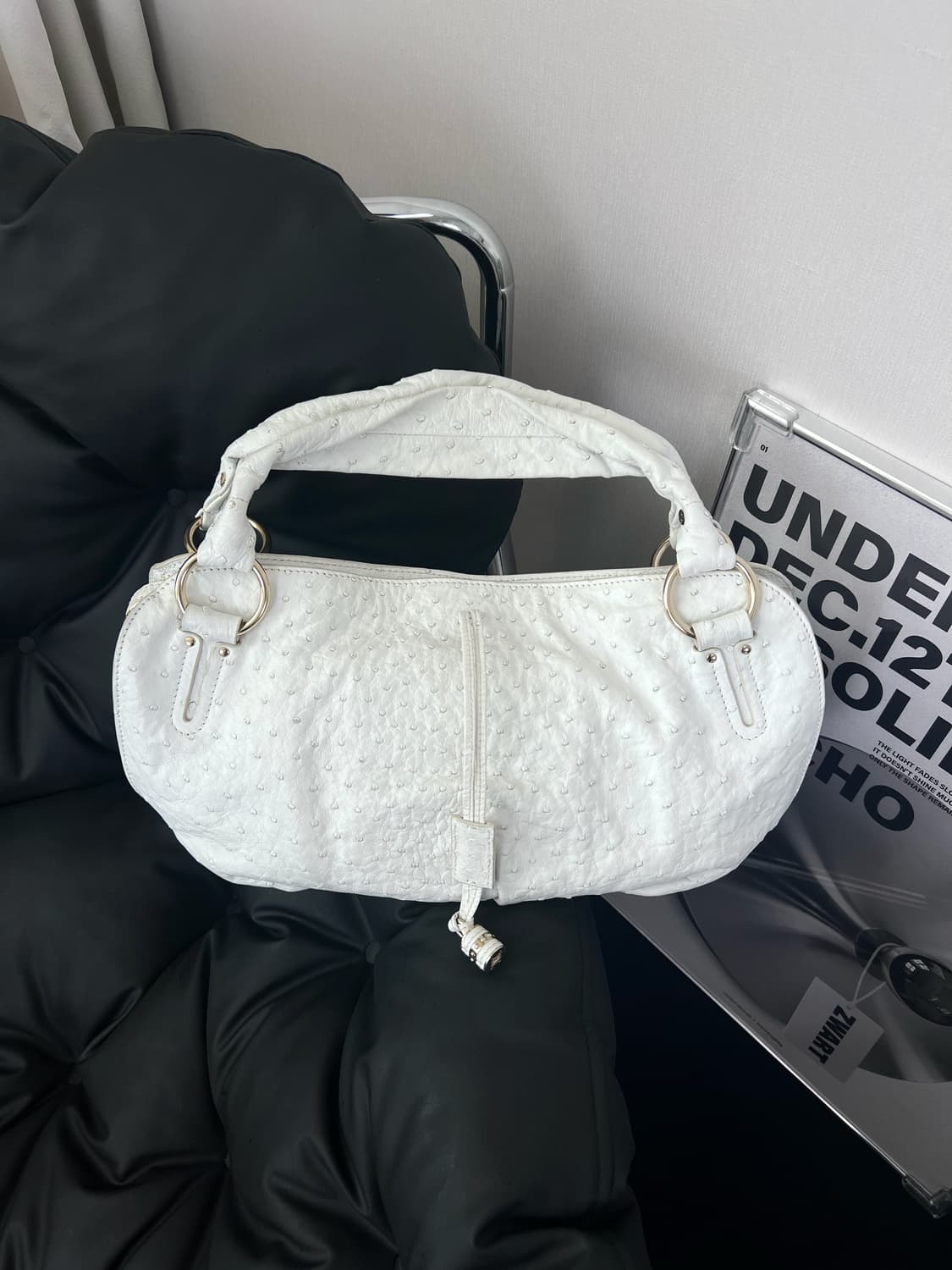 셀린느 타조 엠보 호보백 상품이미지2