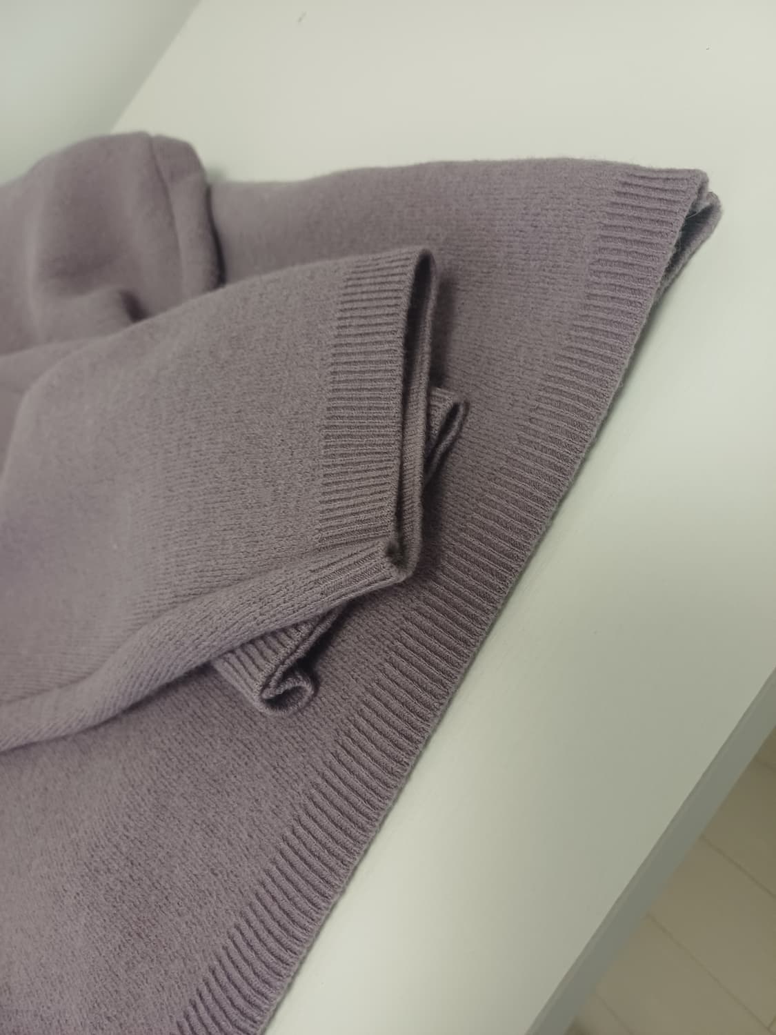 쿠어(COOR) 탑필 오버핏 니트 (더스티 퍼플)/ 상품이미지5