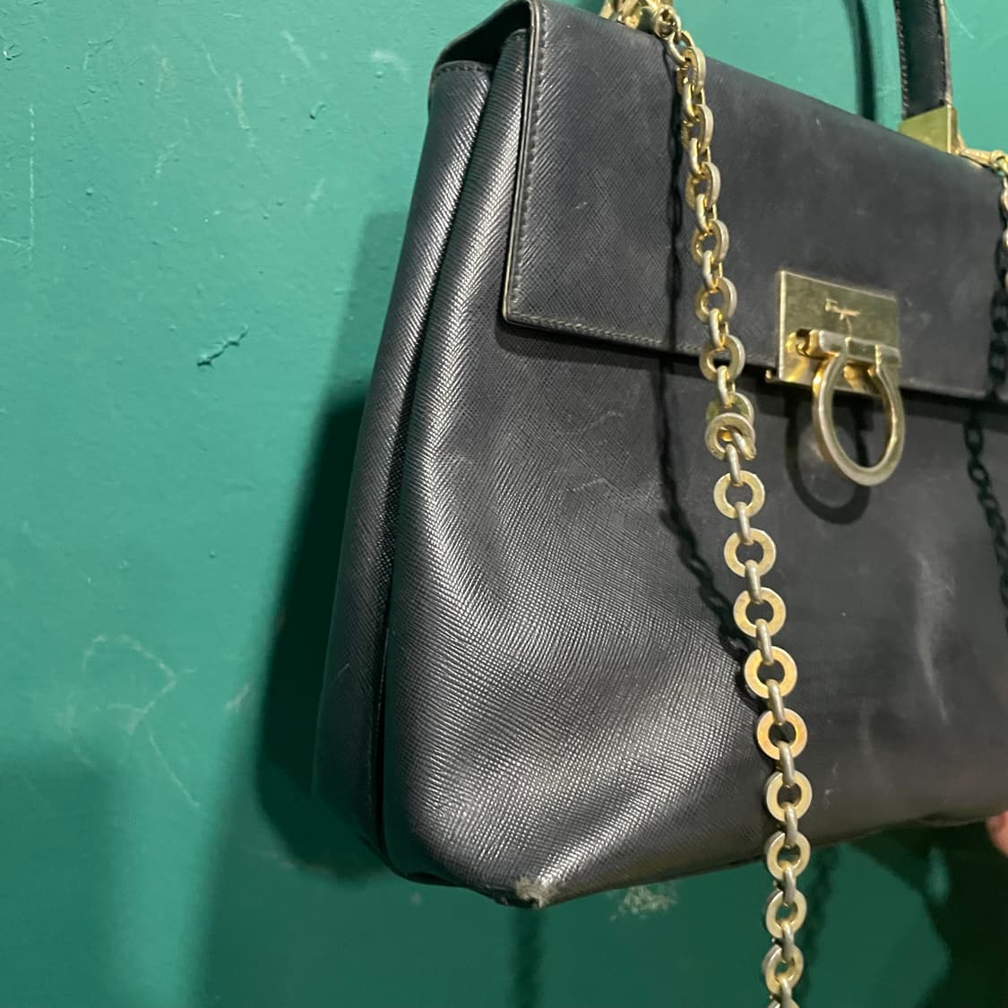 페레가모 레더 사피아노 숄더 크로스백 상품이미지4