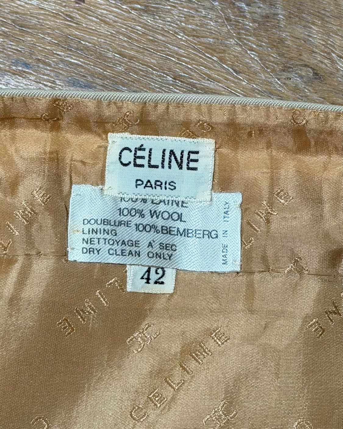 셀린느 베이지 플리츠 금장 로고 미디 스커트 상품이미지7