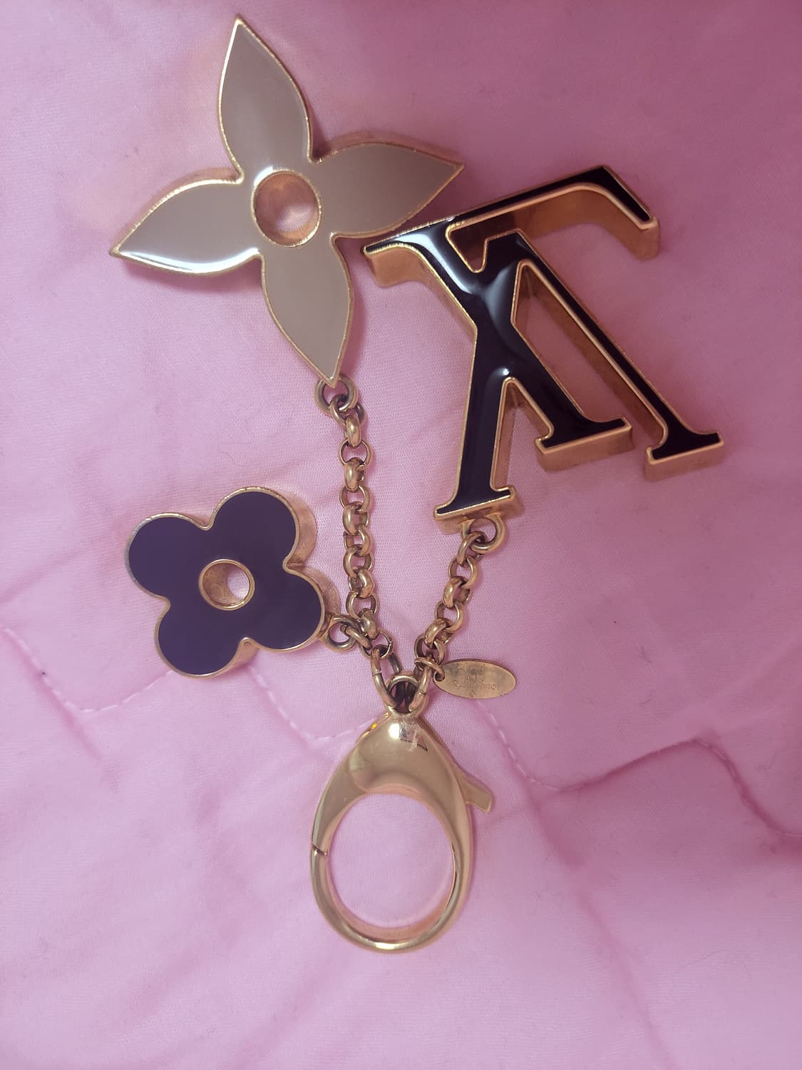 정품)급처상태좋음!루이비통 플뢰르 모노그램플라워 백참 키링 공홈가68만원 상품이미지4