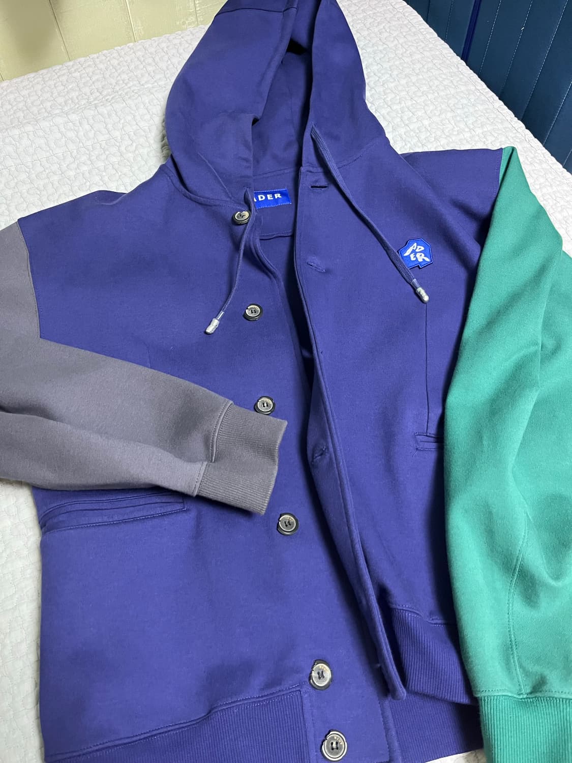 아더에러 로고 후드 자켓 상품이미지1