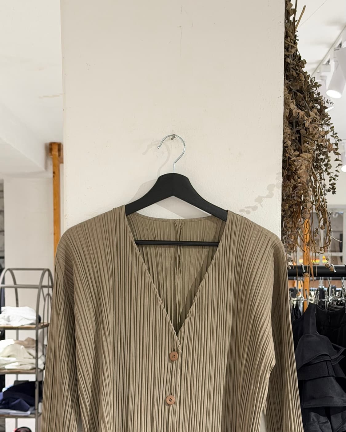 플리츠 플리즈 카키 폴딩 슬리브 펀칭 브이넥 자켓 상품이미지4